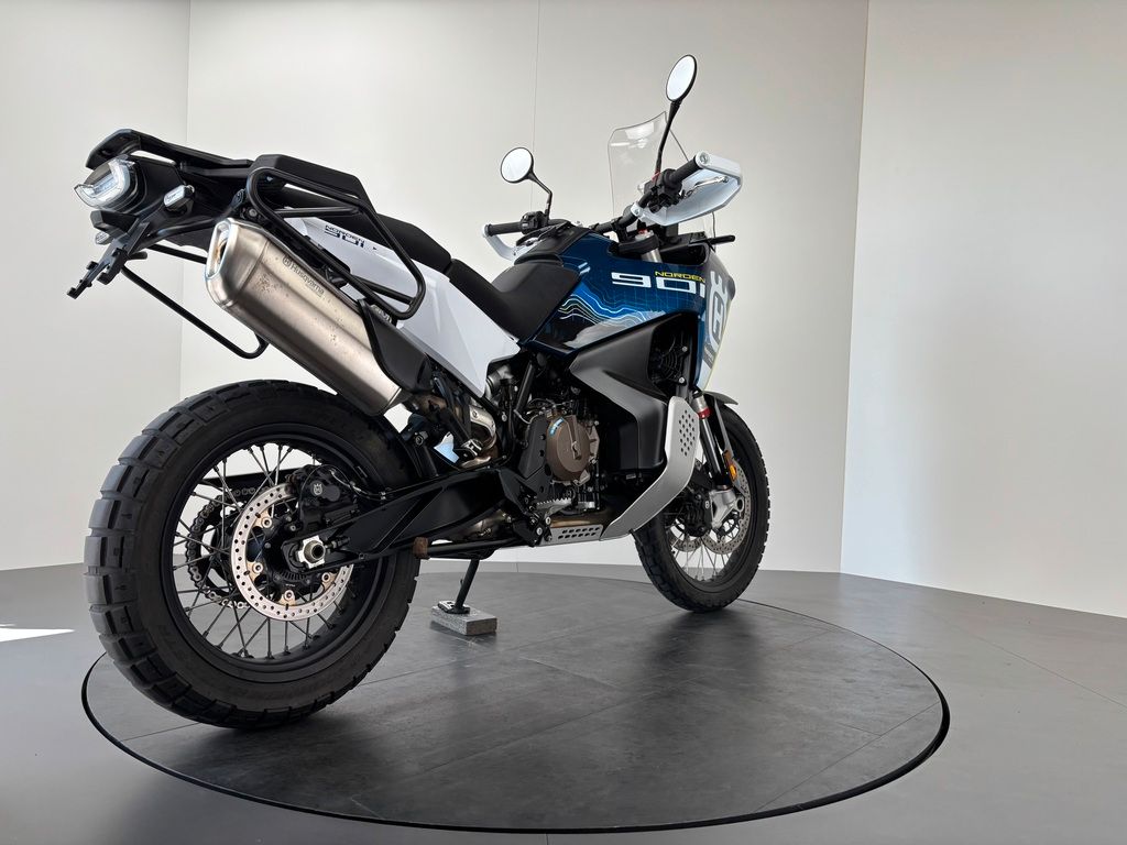 Fahrzeugabbildung Husqvarna NORDEN 901 EXPEDITION *1. HAND *SEHR GEPFLEGT