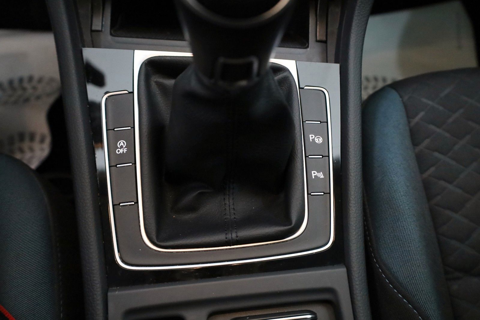 Fahrzeugabbildung Volkswagen Golf VII Variant IQ.DRIVE Navi,ACC,Kamera,SR+WR