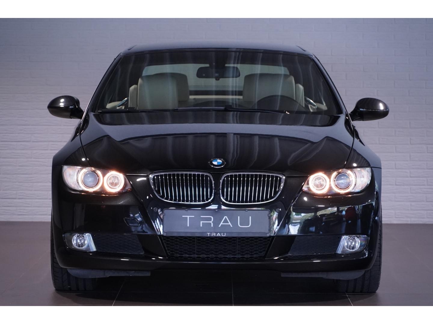 BMW 330 i Cabrio Memo Comfortpak. Leder 19''HIFI Key