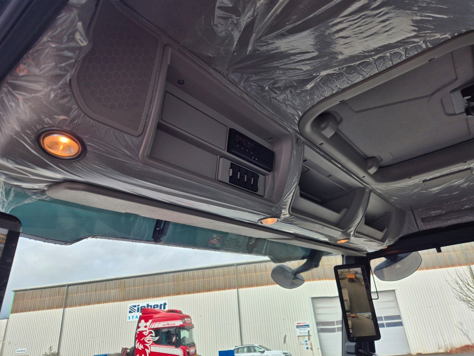 Fahrzeugabbildung Iveco AD300X54Z/P HR 6x4 Abrollkipper