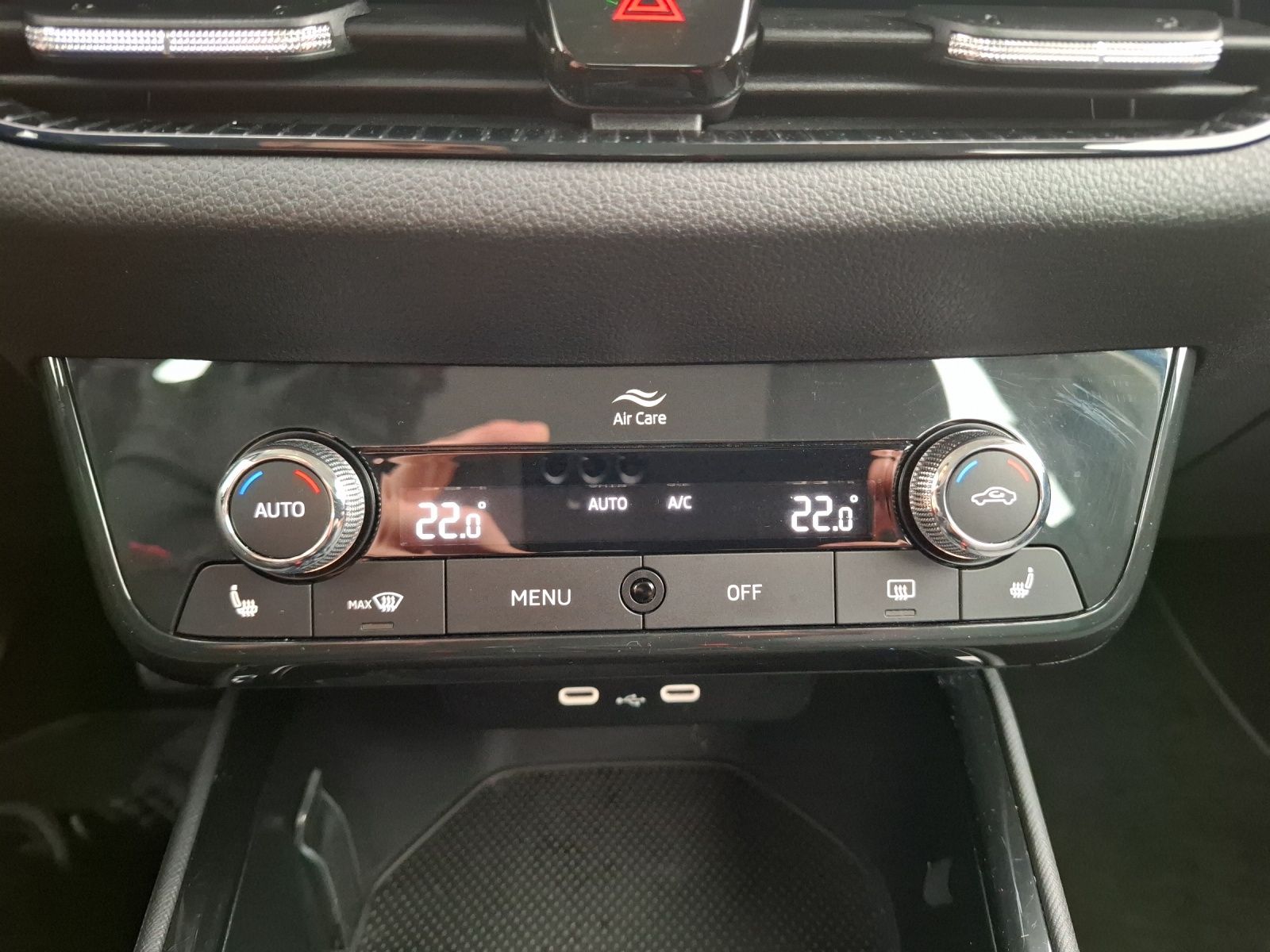 Fahrzeugabbildung SKODA Fabia TSI Ambition LED AID ACC PDC SH LM