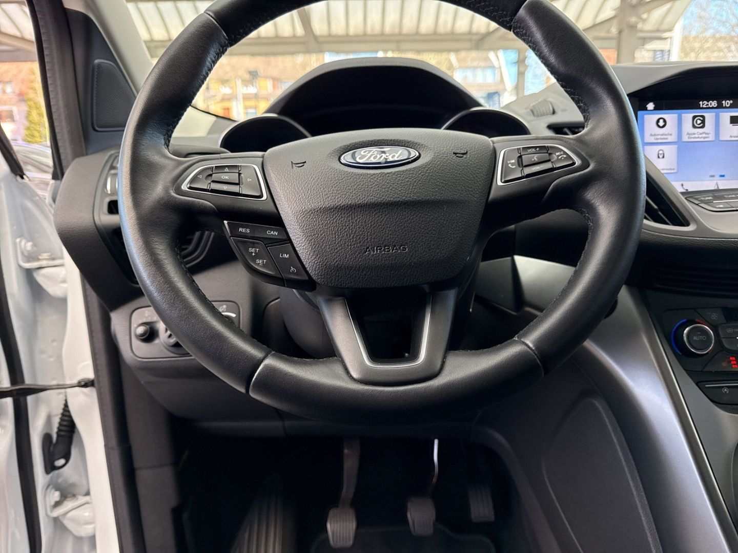 Fahrzeugabbildung Ford Kuga Cool & Connect PPS v+h Winterpaket