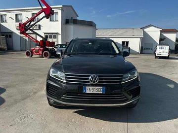 Volkswagen Touareg - 2