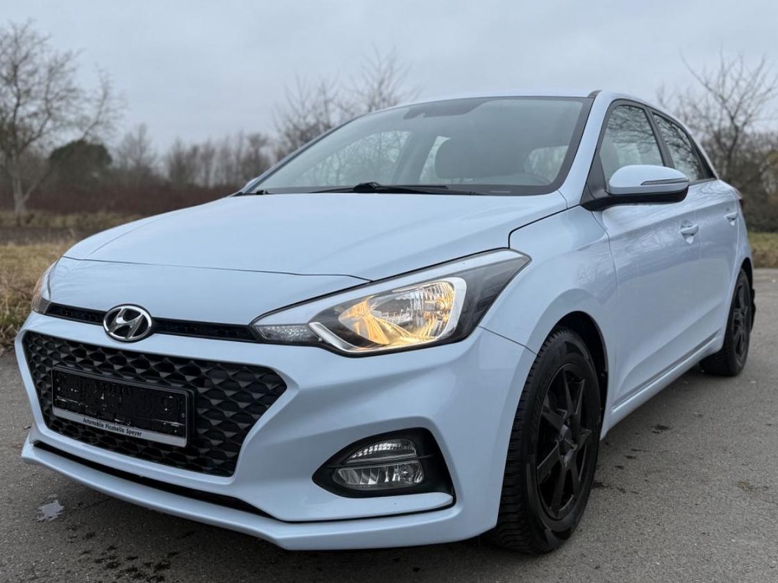 Hyundai i20 1,2/R.F.Kam/PDC/SHZ/L.H/App&And/Garantie