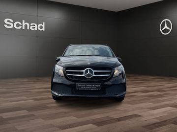 Mercedes V 220 - 2