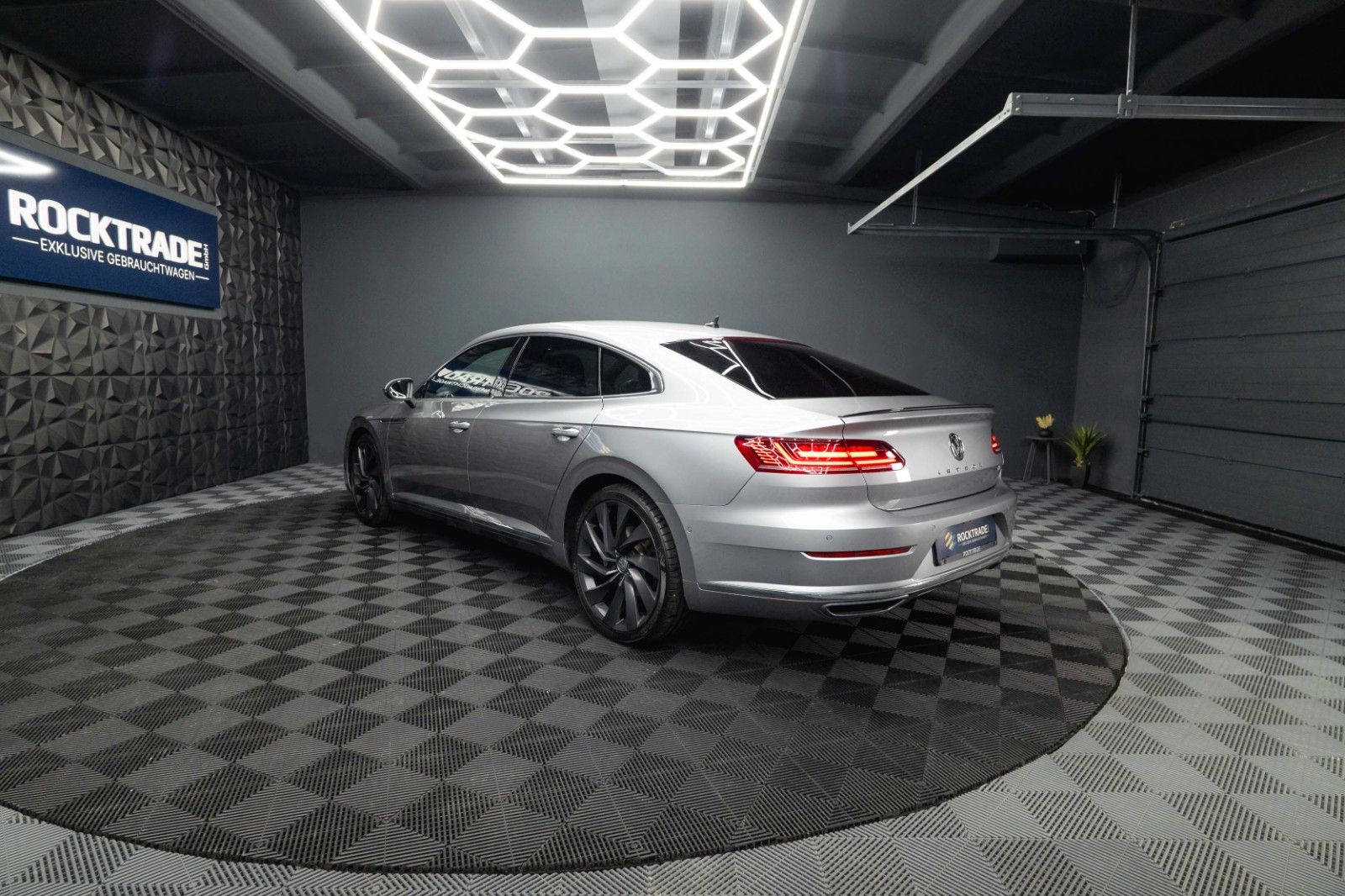 Fahrzeugabbildung Volkswagen Arteon R-Line+ 4Motion | ACC | Massage | LED