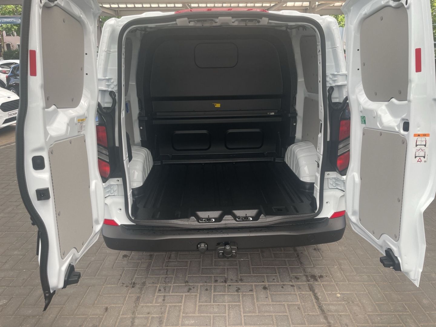 Fahrzeugabbildung Ford Transit Custom DOKA Top Deal 0 Prozent Zinsen un