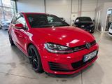 Volkswagen Golf VII Lim. GTI BMT  StHZ|PDC|Bi-Xenon|1.Hand - Volkswagen Golf: Rot