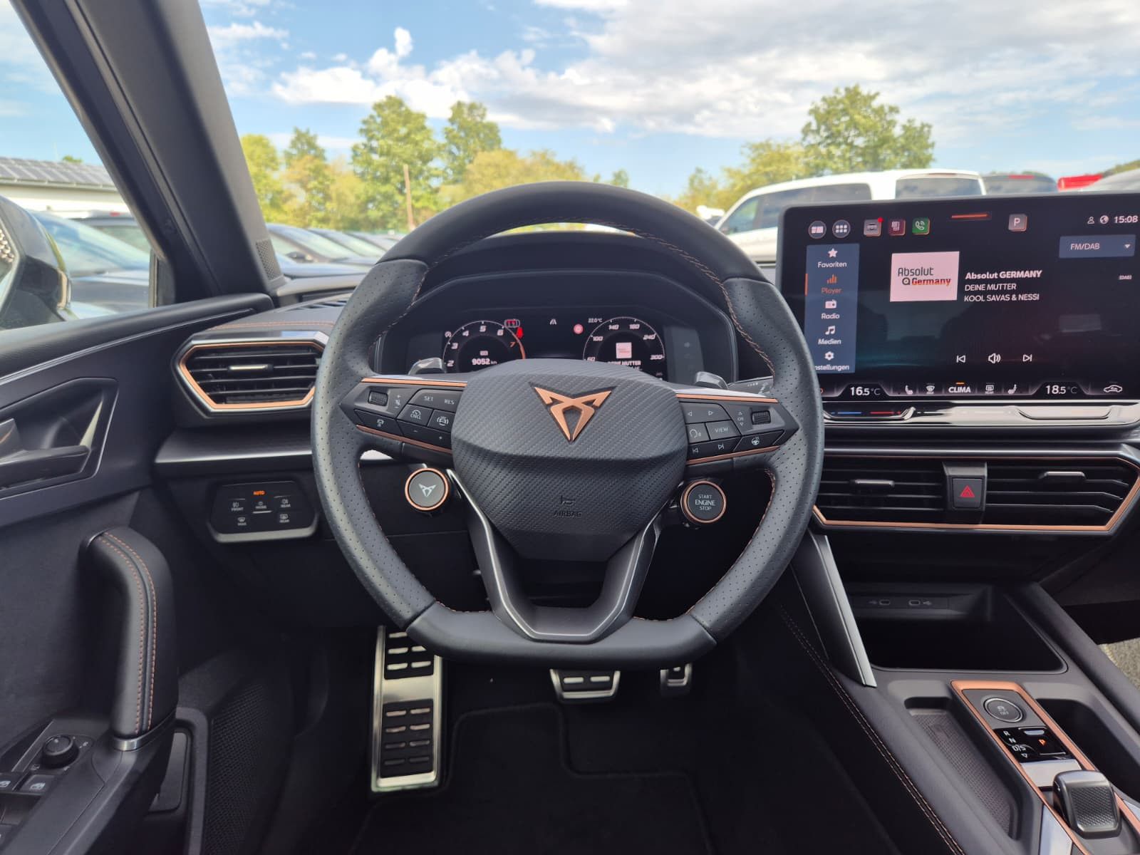 Fahrzeugabbildung CUPRA Leon 1.5 eTSI DSG AHK*DYNAMICA*EDGE*LED*5JGARAN.