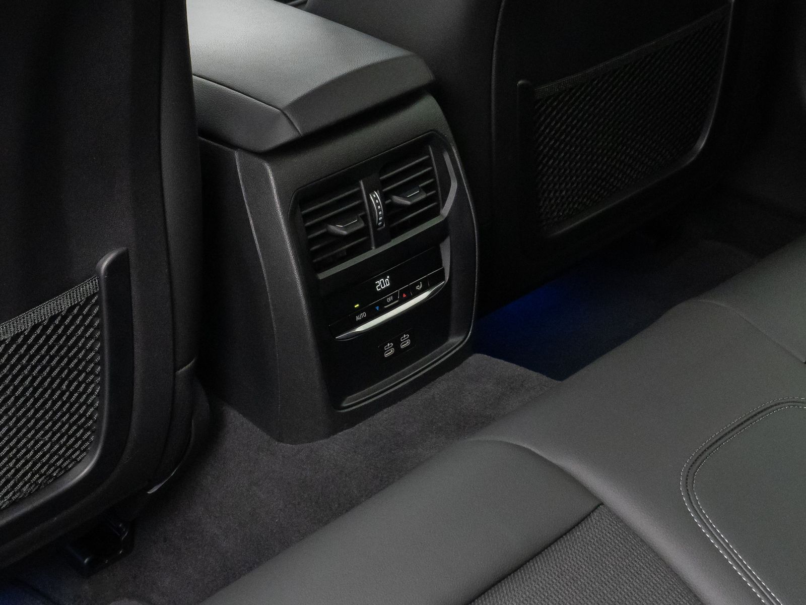 Fahrzeugabbildung BMW 320d Sport Line Laser DAB CockPitPro PDC Komfort