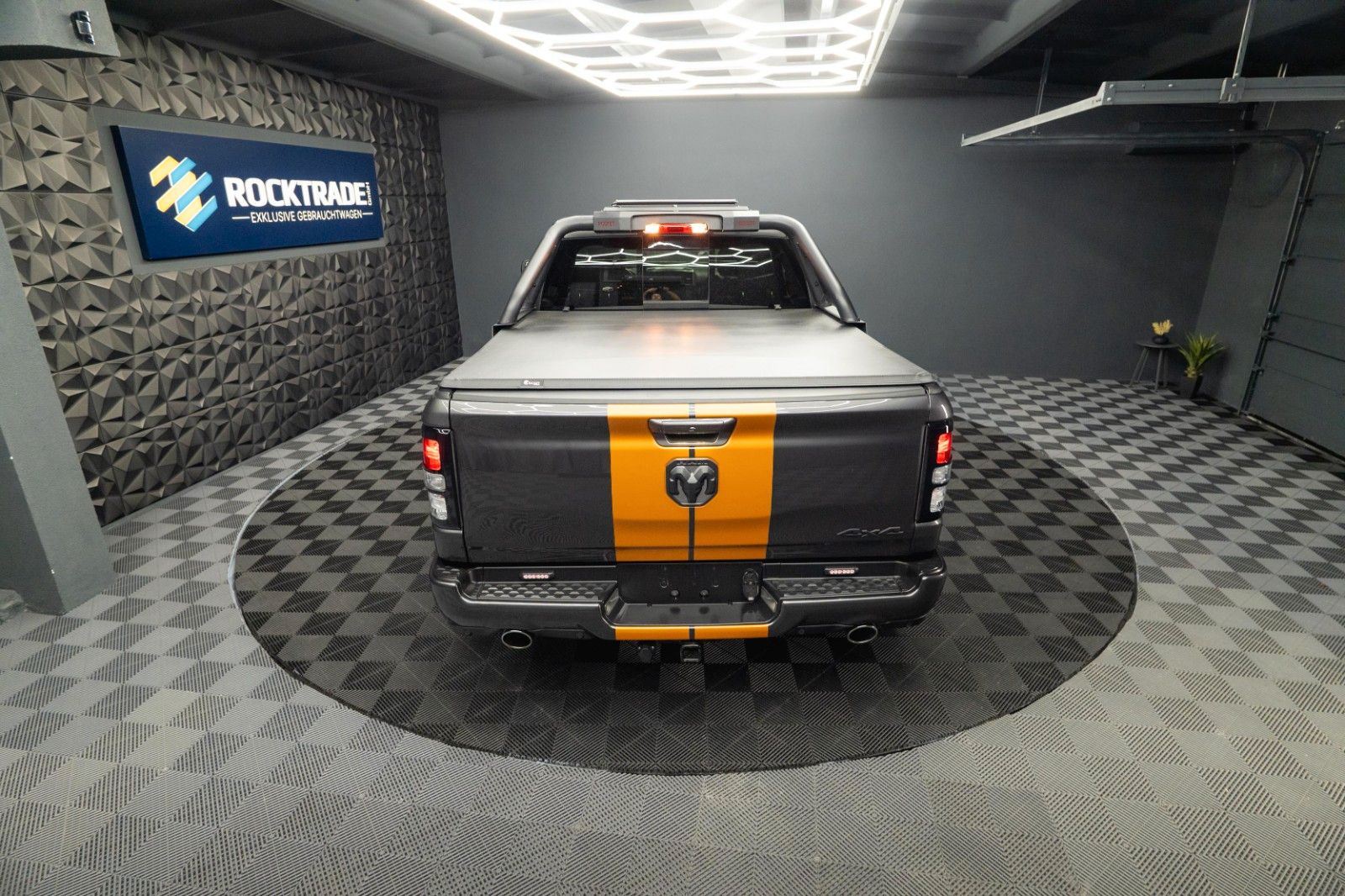 Fahrzeugabbildung Dodge RAM 5.7 V8 HEMI 4x4 OFFROAD Night Limited 19%