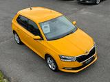 Skoda Fabia 1.0 TSI Cool Plus BLUETOOTH SHZ - Skoda Fabia mit Benzin-Antrieb: Gelb, Kleinwagen, Klimaanlage