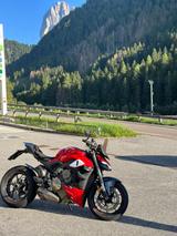 Ducati Streetfighter V4 Carbon Akrapovic - Offers