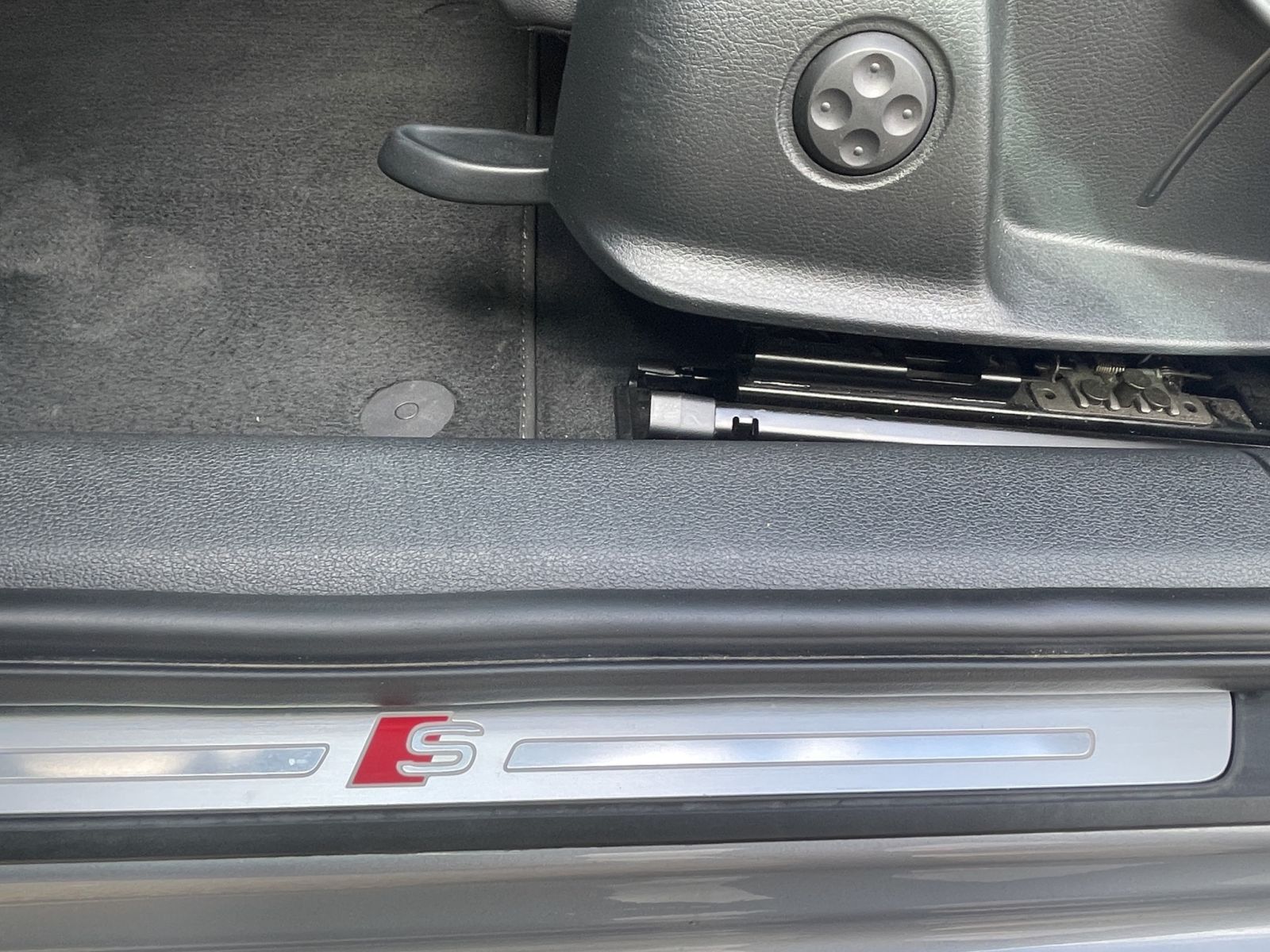 Audi A4 - Bild 24
