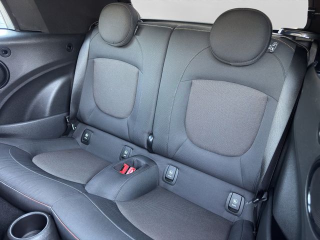 Fahrzeugabbildung MINI One Cabrio Pepper+LED+Keyless+Sitzhzg.+PDC
