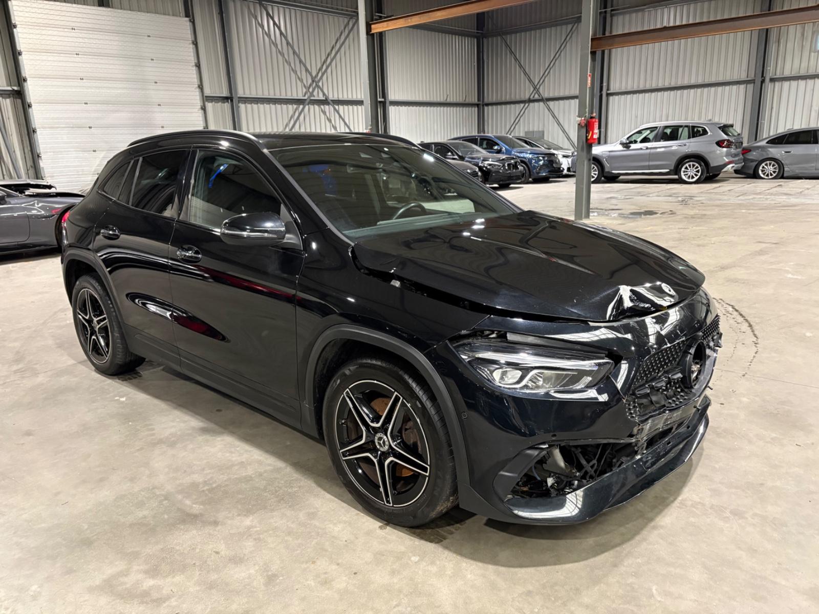 Mercedes-Benz GLA 180D AMG NIGHT PAKET / 1950CC