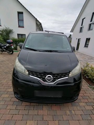 Nissan NV 200