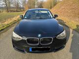 BMW 114i 8FACH BEREIFT/SITZHEIZUNG/PDC/BLUETOOTH - schwarze BMW 114
