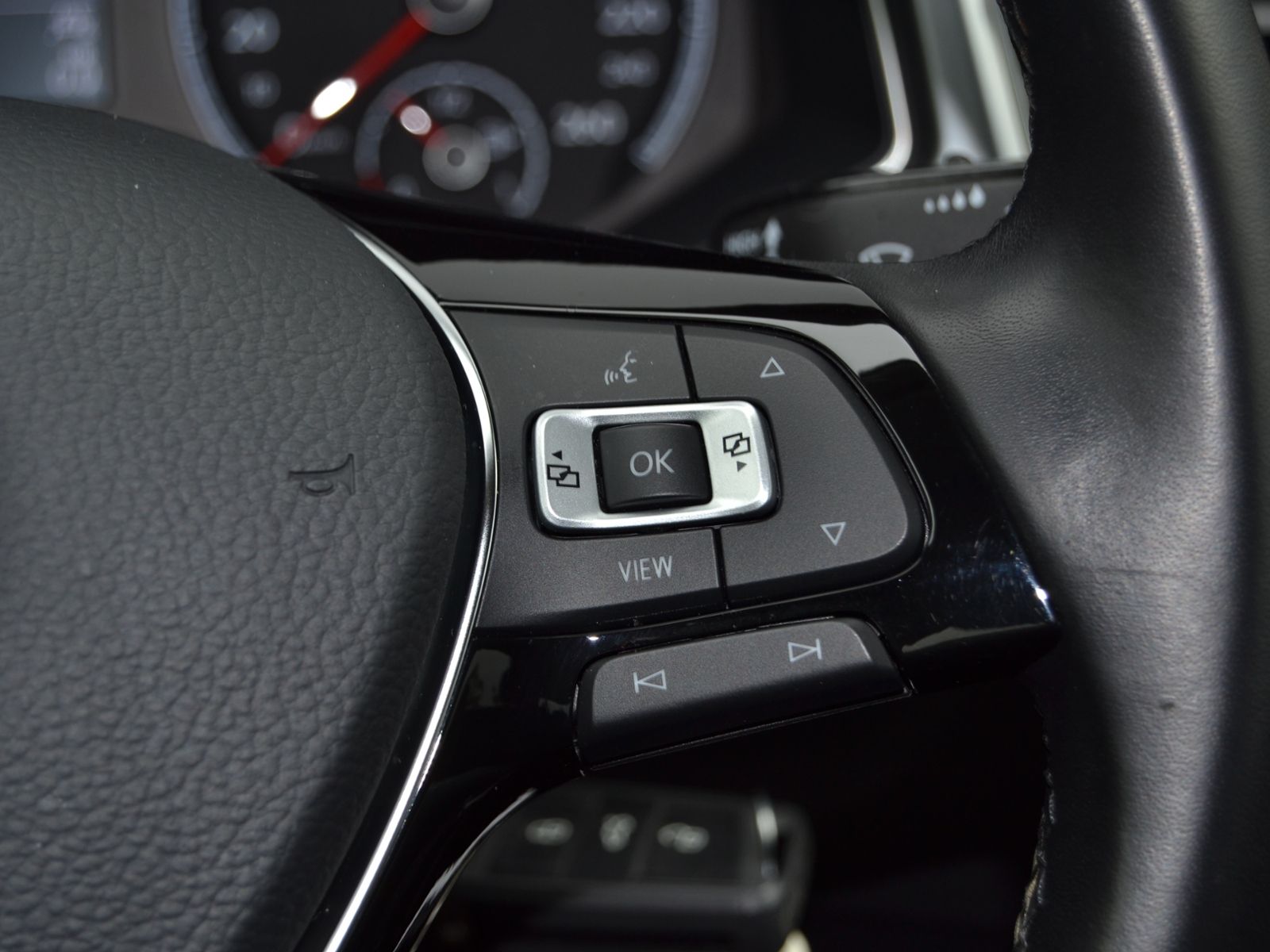 T-Roc 1.5 TSI Active AHK/STANDHEIZUNG/17-ZOLL/LE