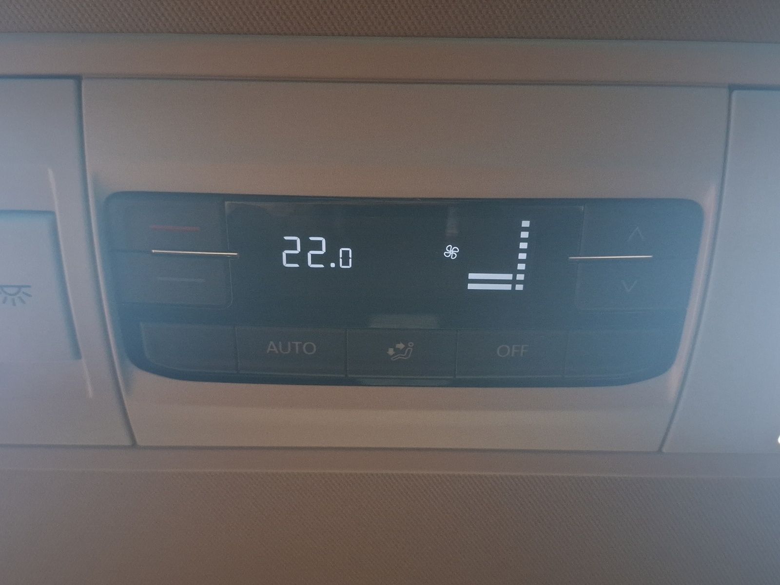 Fahrzeugabbildung Volkswagen T6 Multivan T6.1 TDI Generation-Six DSG LED AHK