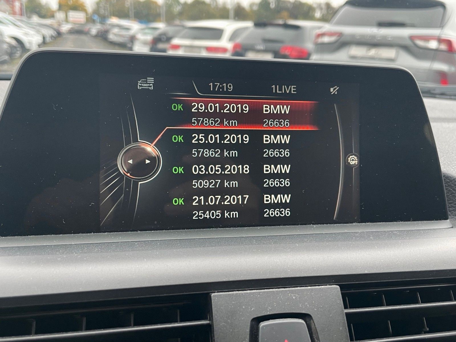 Fahrzeugabbildung BMW 118d 5-Türer M SPORTPAKET Navi LED PDC M SPORTFW