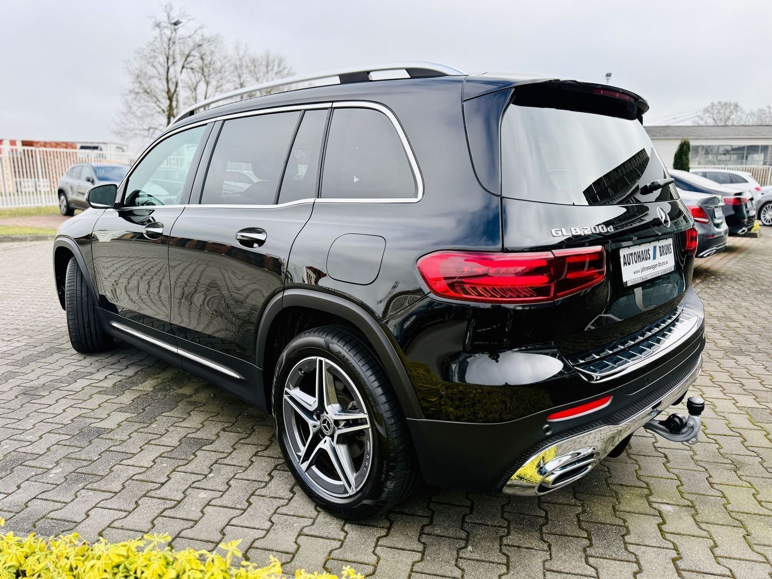 Fahrzeugabbildung Mercedes-Benz GLB 200 d AMG - Distronic, AHK, LED, EDW, RFK, K