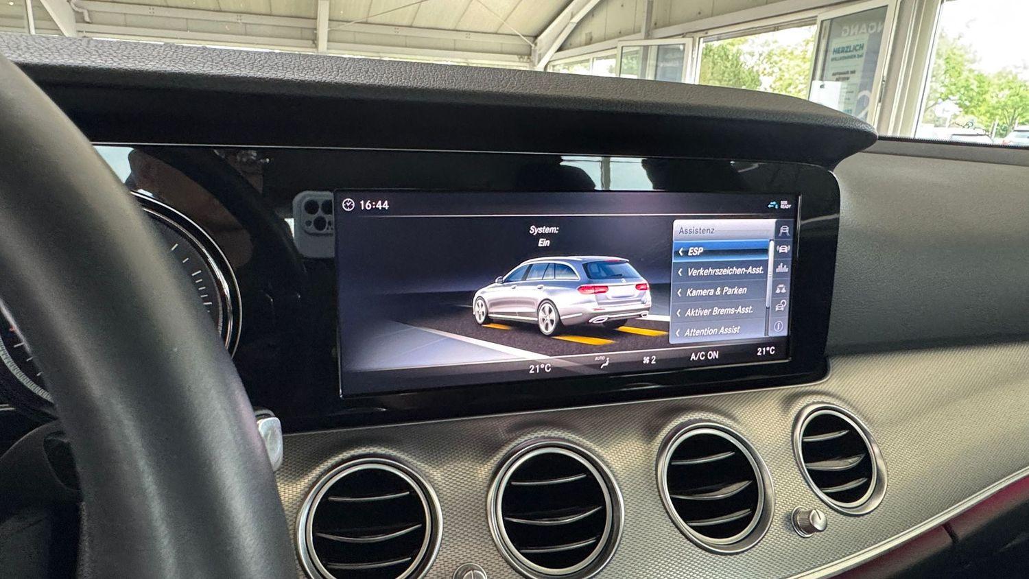 Mercedes-Benz E 220 E 220 d  Avantgarde LED/NAVI/CARPLAY