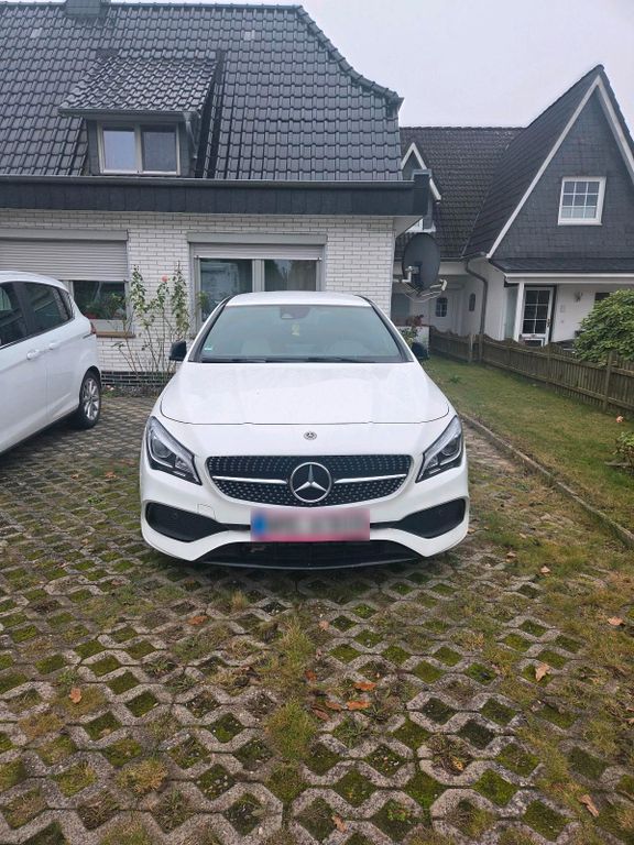 Image of Mercedes-Benz CLA 200