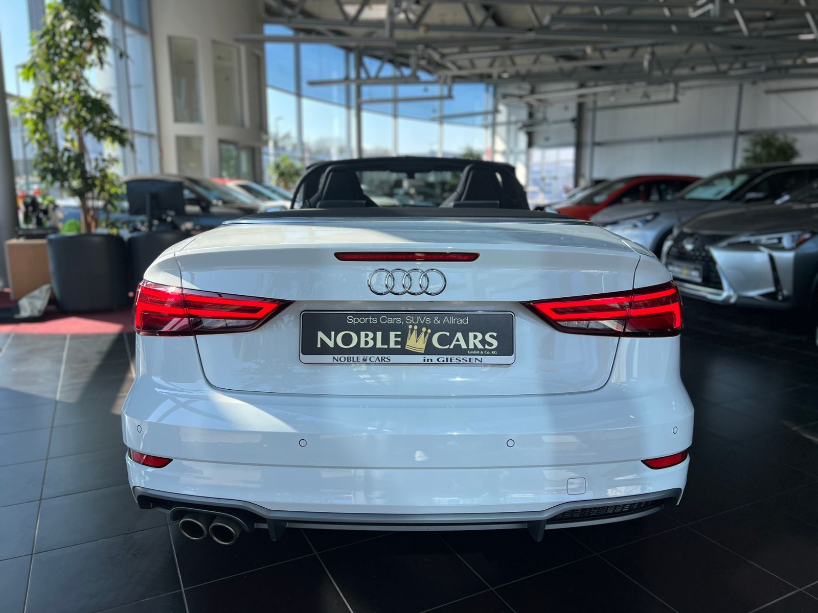 Fahrzeugabbildung Audi A3 Cabriolet S line sport LED NAV SHZ PDC 18"