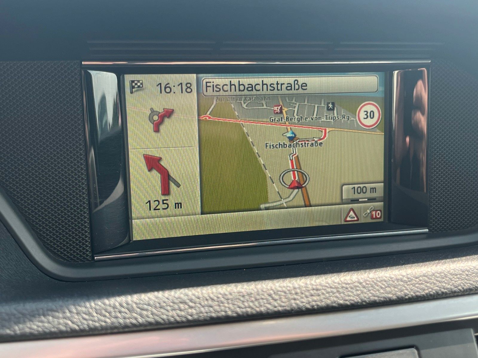 Fahrzeugabbildung Mercedes-Benz E 300 CDI Aut. AVANTGARDE Navi Xenon Leder AHK