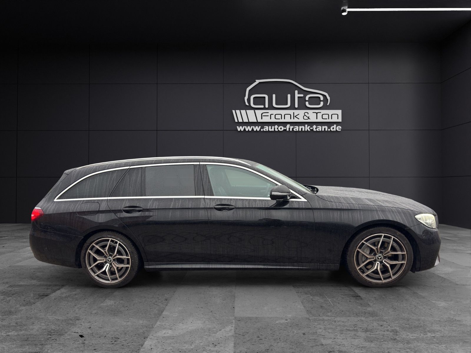 Fahrzeugabbildung Mercedes-Benz E 200 T-Modell AMG-Line*Shzg*Navi*AHK*WideSc*Cam