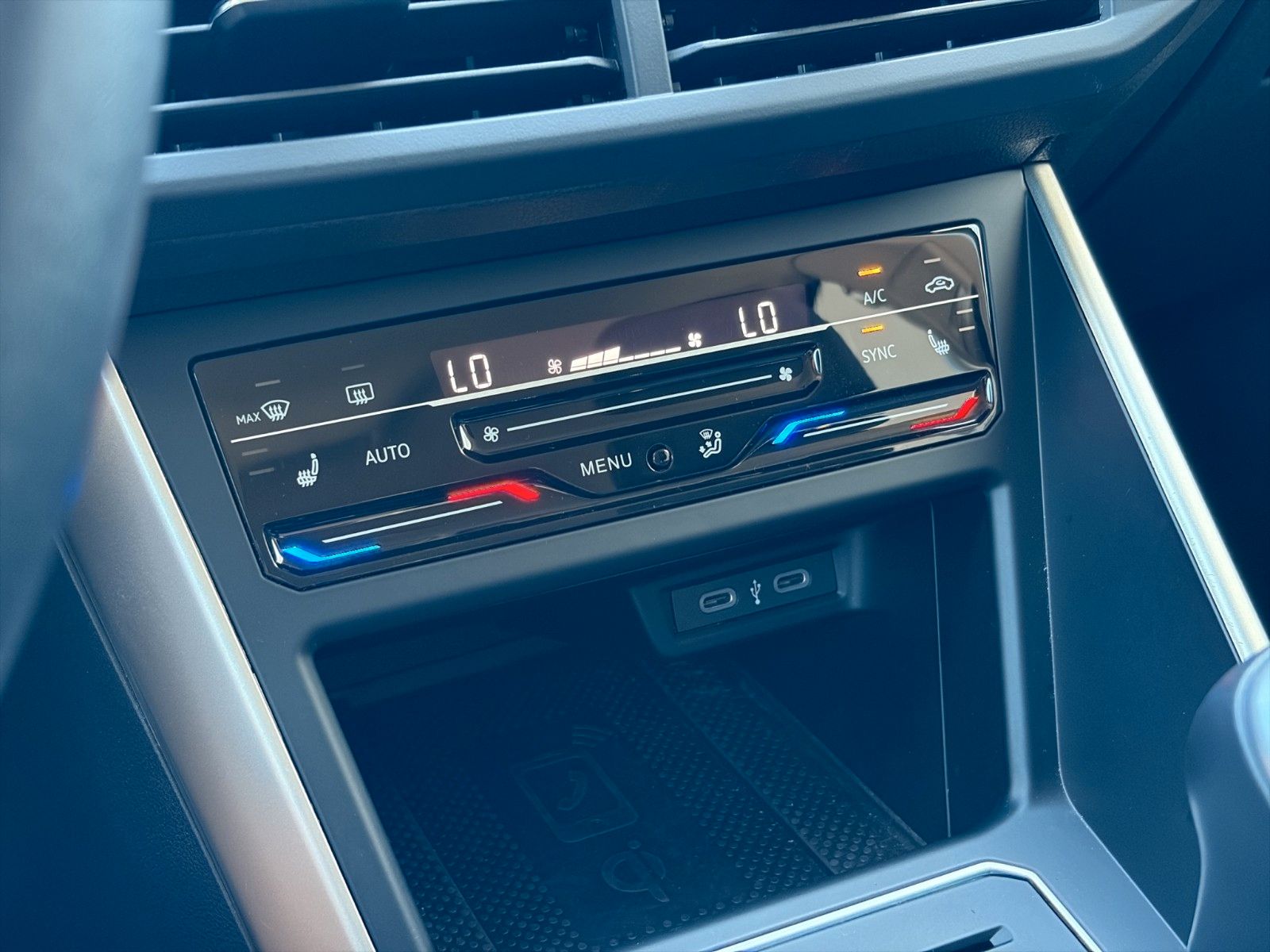 Fahrzeugabbildung Volkswagen Polo VI Move*SHZ*ViCo*NAVI*LED***