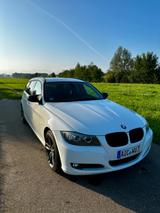 BMW 318i e91  - BMW 318: E91