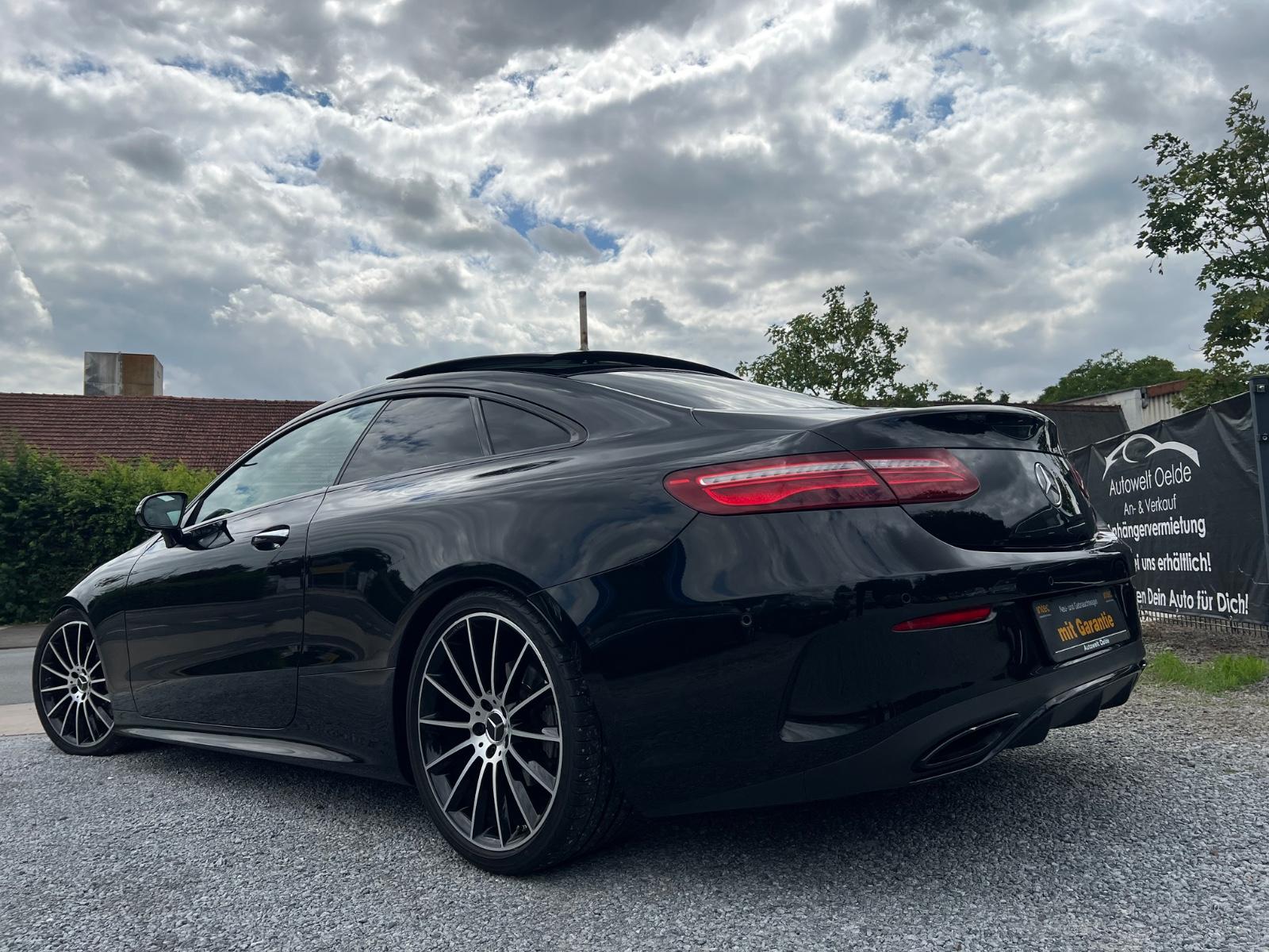 Mercedes-Benz E 300 E Coupe AMG Line Panorama Soft -Close