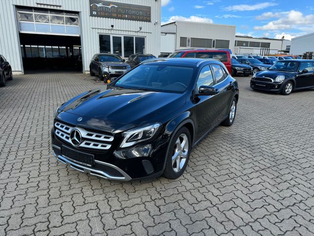 Mercedes-Benz GLA 250 4Matic-PANORAMA-KAMERA-LEDER-NAVI-LED