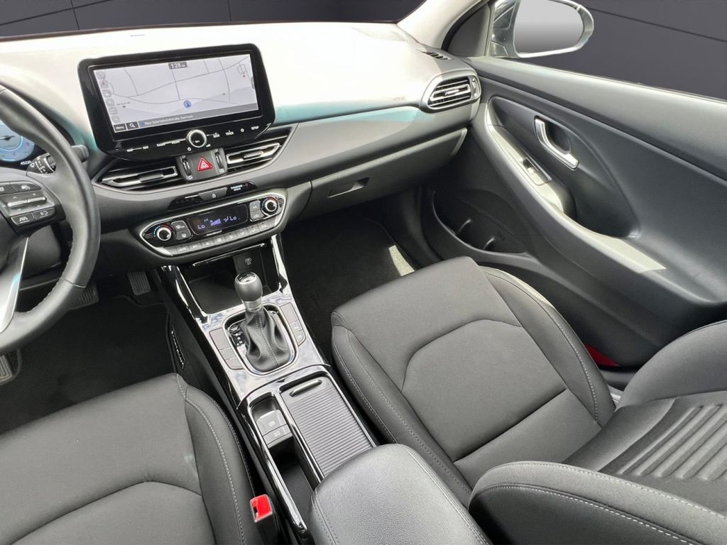 HYUNDAI i30 KLIMA,NAVI,TEMPOMAT,PDC,RFK,AUTOMATIK,BT HYUNDAI i30 KLIMA,NAVI,TEMPOMAT,PDC,RFK,AUTOMATIK,BT