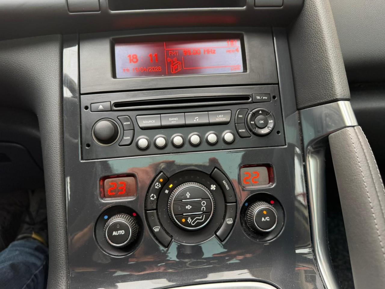 Peugeot 3008 Premium Klima Einparkhilfe Panoramadach