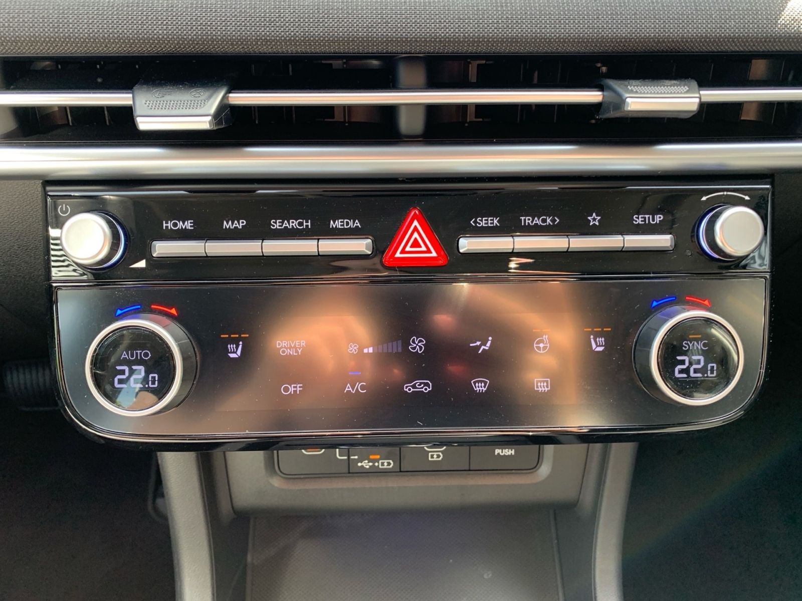 Fahrzeugabbildung Hyundai TUCSON 1.6 T-GDI Trend Hybrid Navi LED