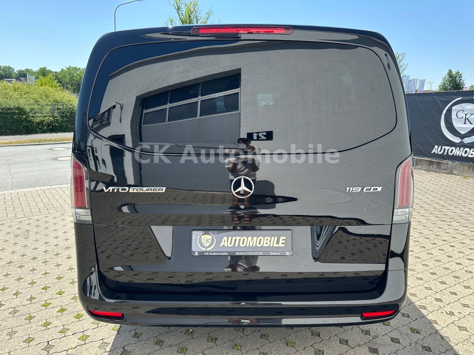 Fahrzeugabbildung Mercedes-Benz Vito Tourer 119 PRO lang/9 Sitze/Navi/LED/Kamera