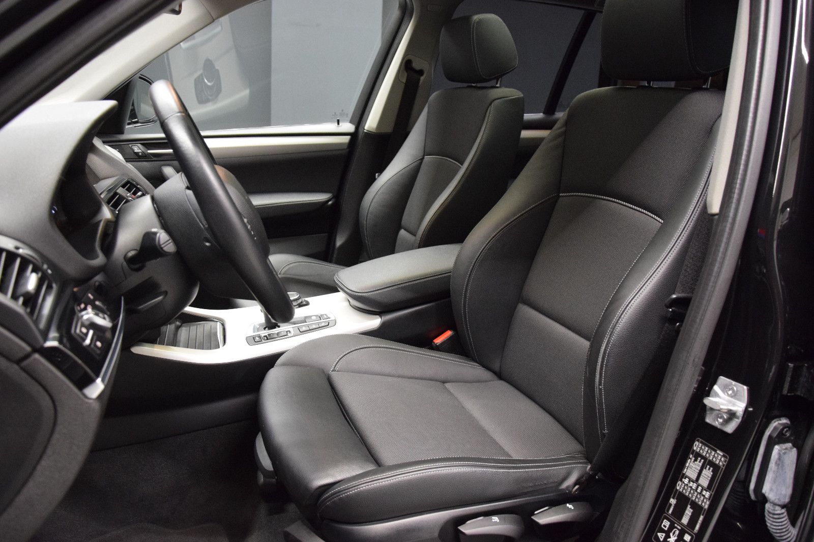 Fahrzeugabbildung BMW X3 xDrive 20d TeilLeder ACC HuD Pano Xen 360°