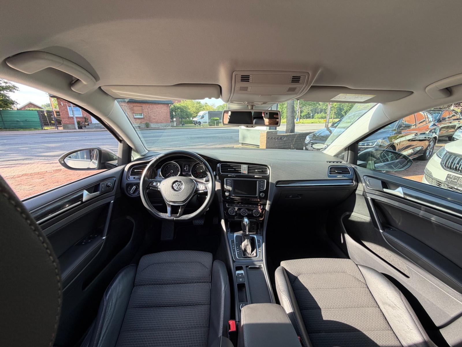 Volkswagen Golf VII Variant Highline DSG+Navi+AHK