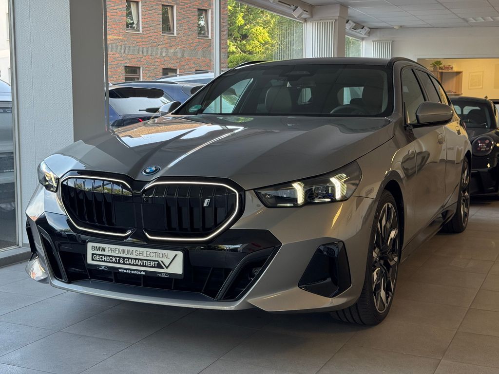 BMW i5 xDrive40 M-Sport-Pro Iconic-Glow B&W AHK R21