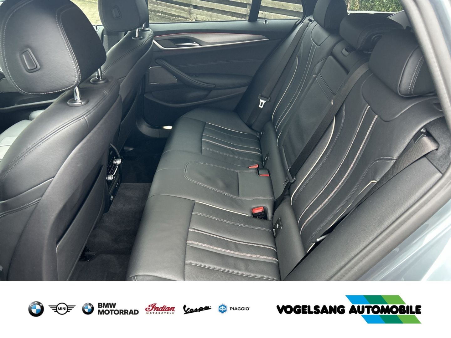 Fahrzeugabbildung BMW 540 i xDrive Touring M Sport Park-Assistent Head