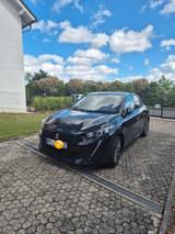 Peugeot e-208 136 Allure+ Top Zustand 