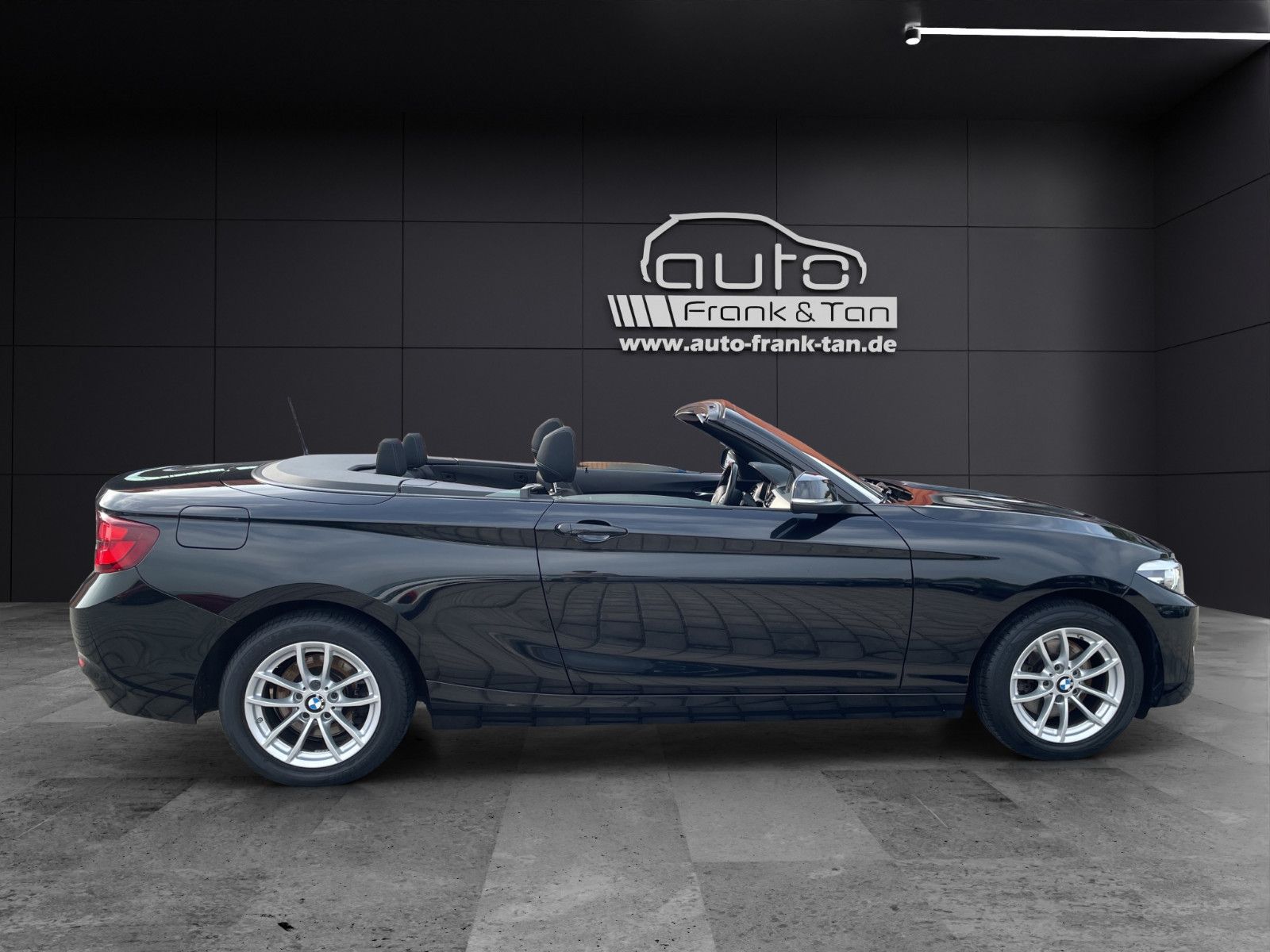 Fahrzeugabbildung BMW BMW 220 i Cabrio*Automatik*LED*PDC*DAB*