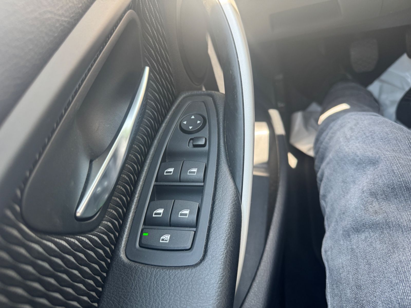 Fahrzeugabbildung BMW 318 Baureihe 3 Lim. 318 d xDrive Navi+Bluetooth