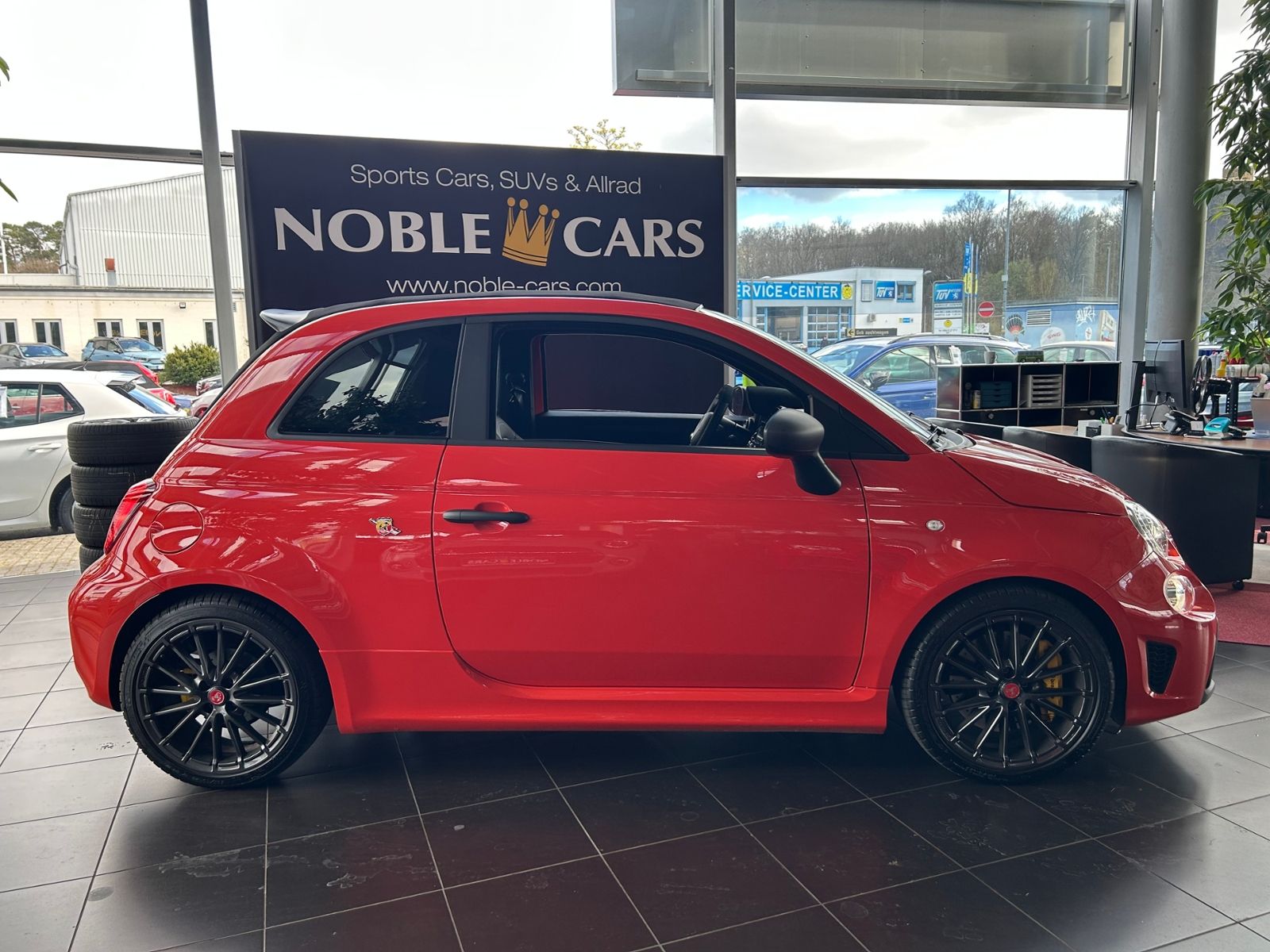 Fahrzeugabbildung Abarth 695C Turismo BEATS NAVI XENON