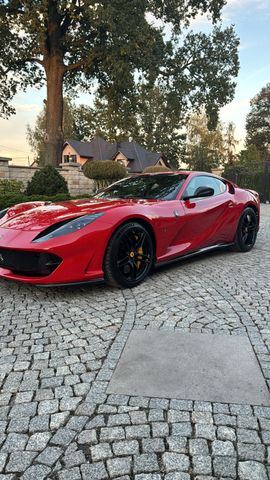 Ferrari 812 6.5 V12 Superfast DCT F1 CARBON PACKAGE +LED