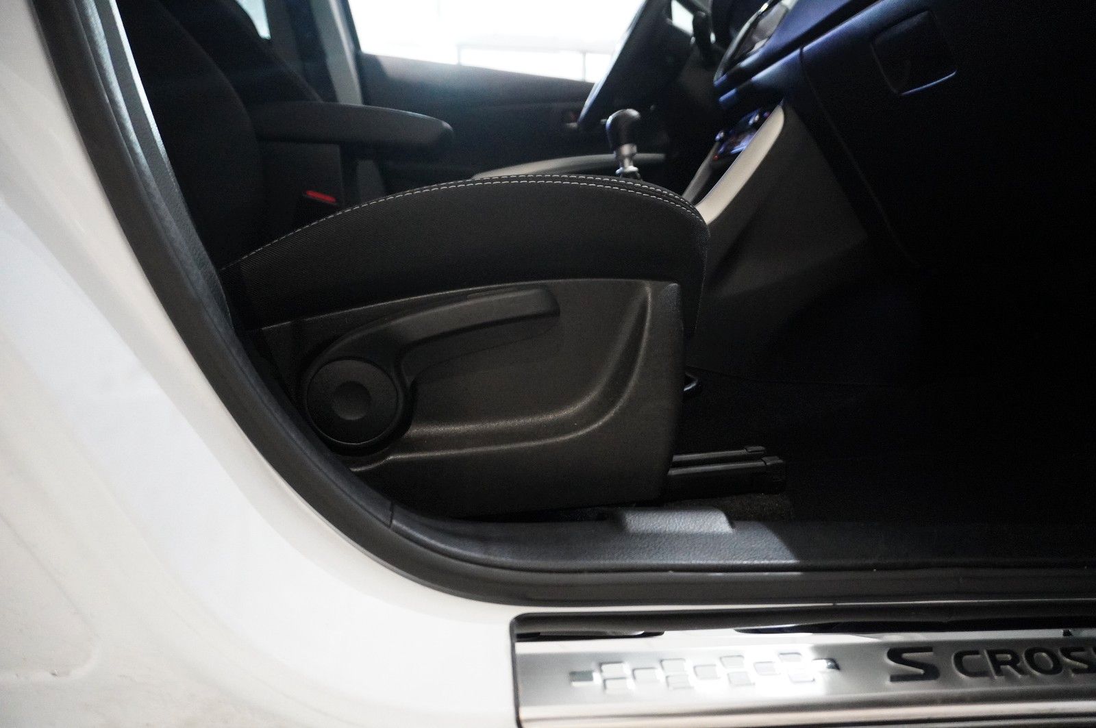 Fahrzeugabbildung Suzuki SX4 1.4 BOOSTERJET HYBRID NAVI/LED/SH/KAMERA/AHK