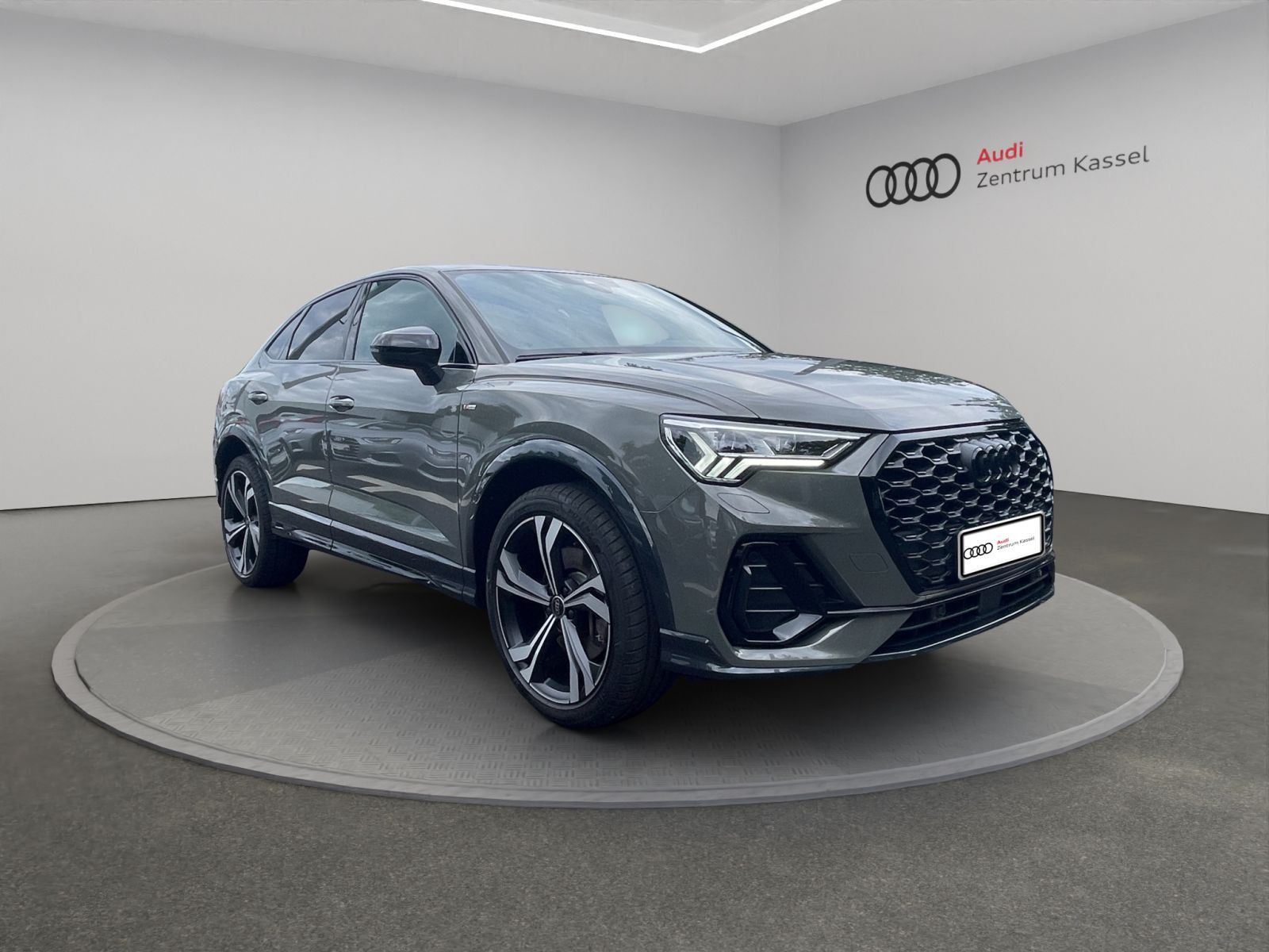 Audi Q3 SB 45 TFSI e S line Matrix AHK Kamera Navi foto 8